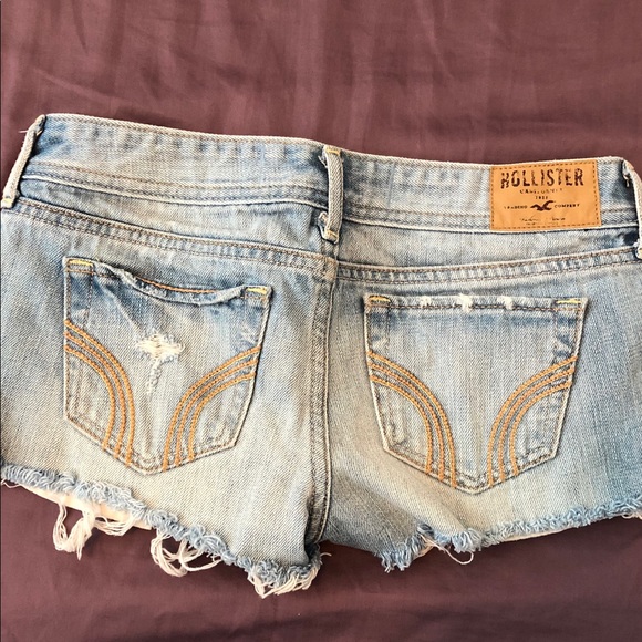 Bundle - 2 Hollister shorts in 00 - Picture 10 of 16
